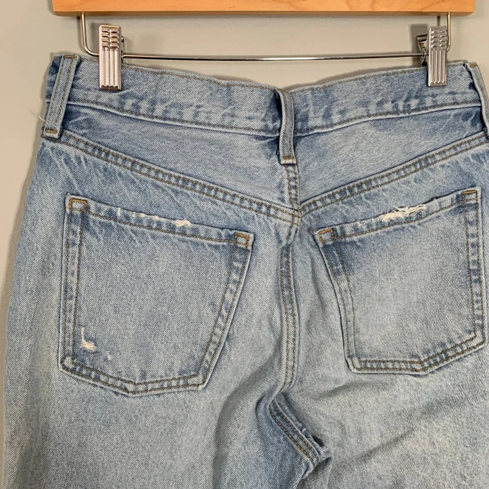 Old Navy Sky-Hi Straight Extra High-Rise Distressed‎ Light Wash Jeans Womens 6